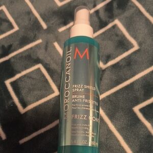 Moroccanoil Frizz Control Spray in Teal